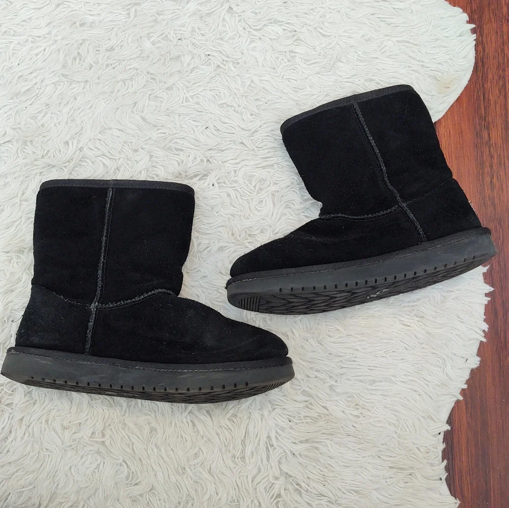 Kookaburra By Ugg Victoria Short Bow Boots Black